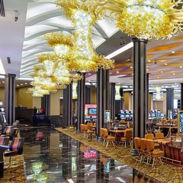 Foto diambil di Casino - Noah&#39;s Ark Hotel oleh Arzum pada 5/17/2022