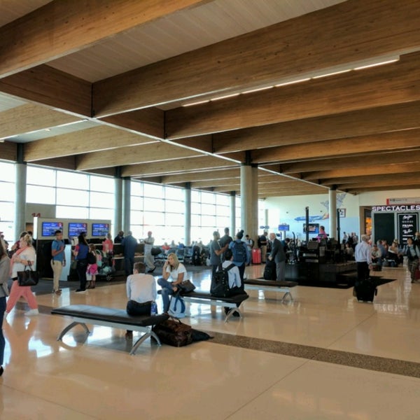 Снимок сделан в Аэропорт Даллас / Лав-Филд (DAL) пользователем Parker D. 4/18/2017