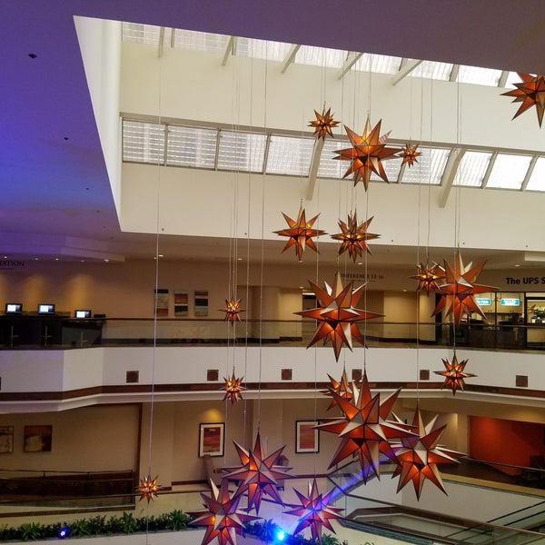 รูปภาพถ่ายที่ San Antonio Marriott Rivercenter โดย Dirceu S. เมื่อ 2/27/2018