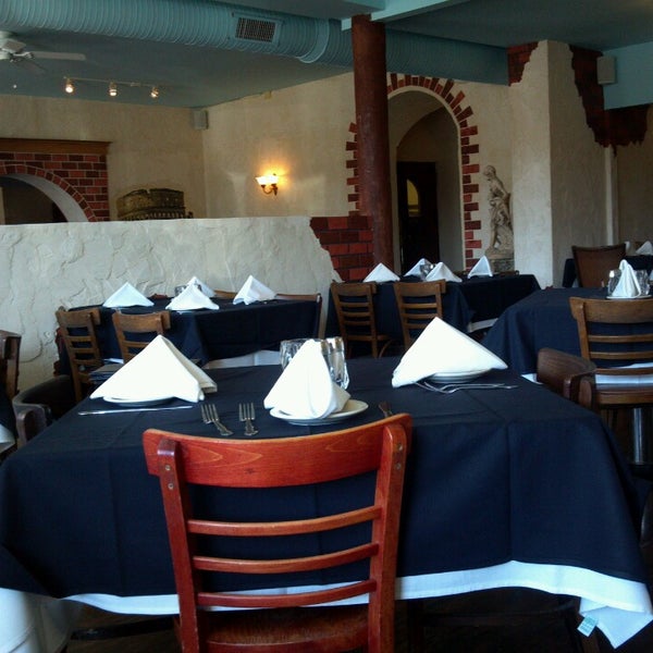 Photo taken at Napoli Villa Italian Restaurant by Bob B. on 3/22/2013