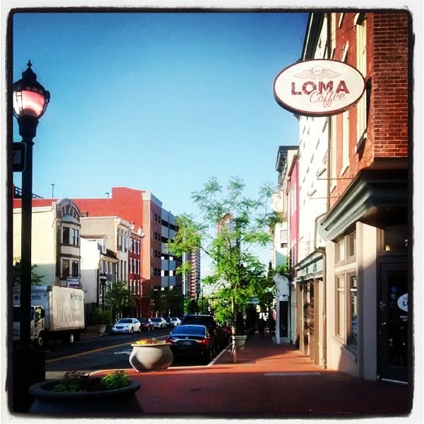 Das Foto wurde bei LOMA Coffee von Loma C. am 5/11/2014 aufgenommen