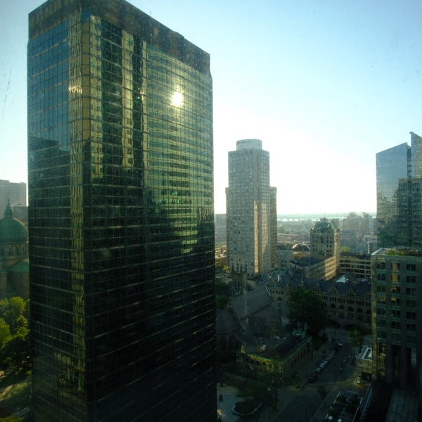 Foto scattata a Le Centre Sheraton Montreal Hotel da Yuval Z. il 7/2/2022