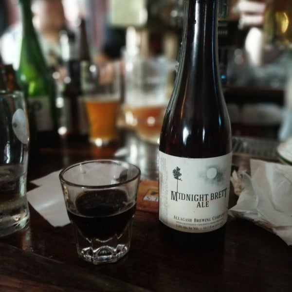 Mugs Ale House (Now Closed) Pub in Williamsburg