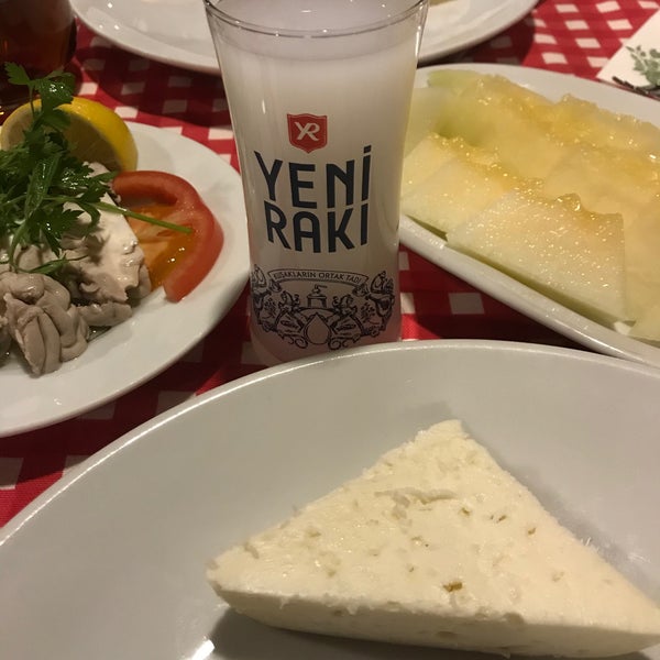 Das Foto wurde bei Asma Altı Ocakbaşı Restaurant von Mülayim K. am 11/5/2019 aufgenommen