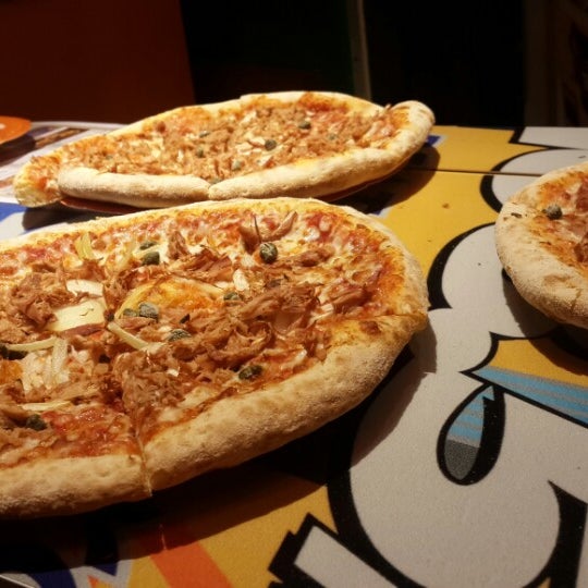 6/8/2014 tarihinde Assim M.ziyaretçi tarafından New York Pizza'de çekilen fotoğraf