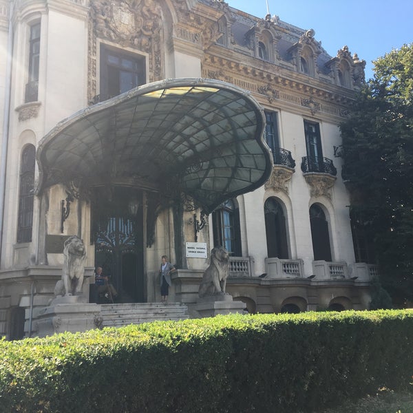 Photo taken at Muzeul Național &quot;George Enescu&quot; by Lil on 9/14/2017