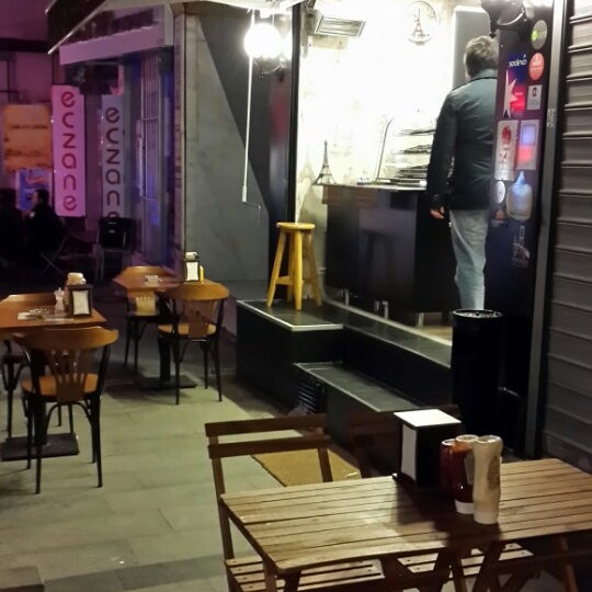 Photo taken at The City&#39;s Pizza by Tunç İpek U. on 5/8/2014