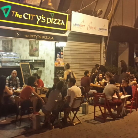 รูปภาพถ่ายที่ The City&#39;s Pizza โดย Tunç İpek U. เมื่อ 8/14/2014