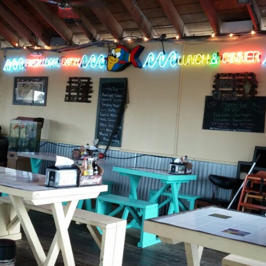 7/7/2014 tarihinde Jackie D.ziyaretçi tarafından Beachside Seafood Restaurant &amp; Market'de çekilen fotoğraf