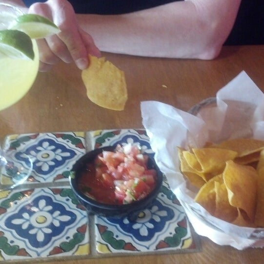 Photo prise au Miguel&#39;s Mexican Restaurant par Jennie G. le3/8/2014