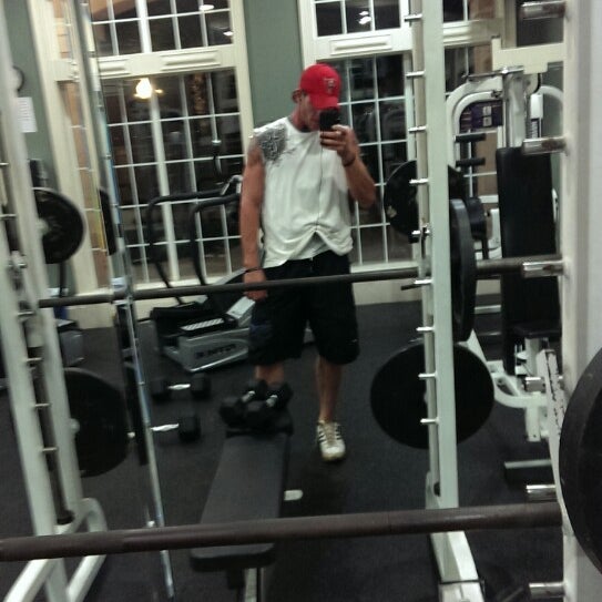 Фитнес клуб остров