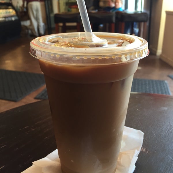 Iced latte with COFFEE ice cubes! Get it.