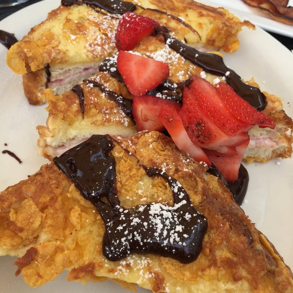 Delicious brunch, especially the French toast! If you ask nicely, they will allow dogs to dine on their back patio.
