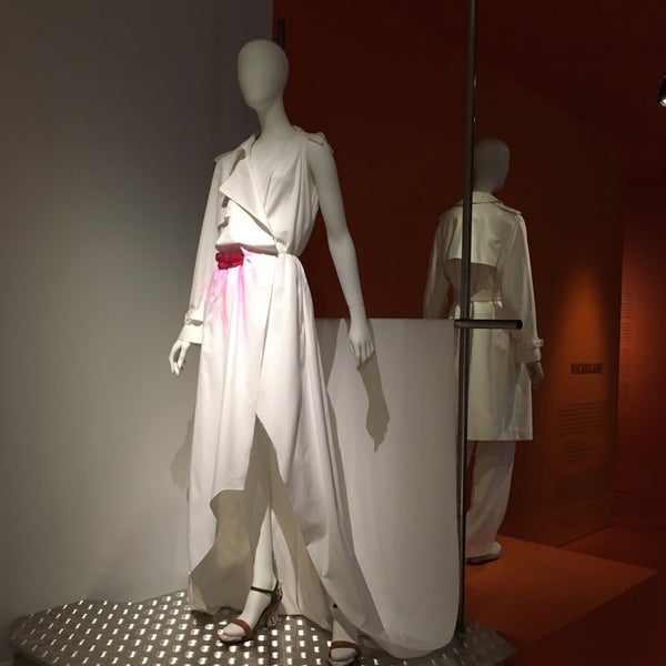 Foto tomada en MoMu - Museo de la Moda de Amberes  por Billy W. el 7/25/2017