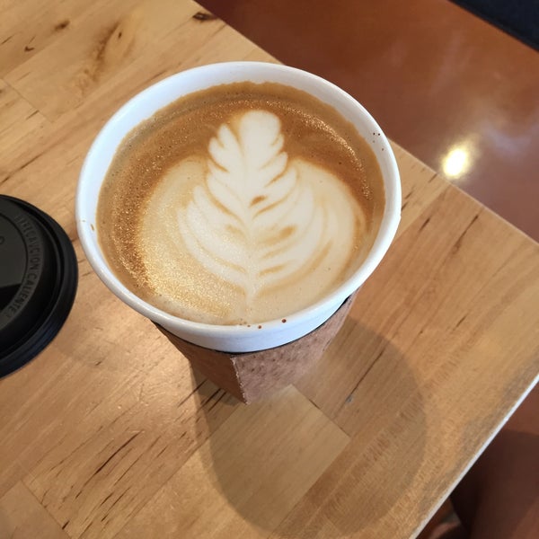 4/26/2015にNicole A.がBarefoot Coffeeで撮った写真