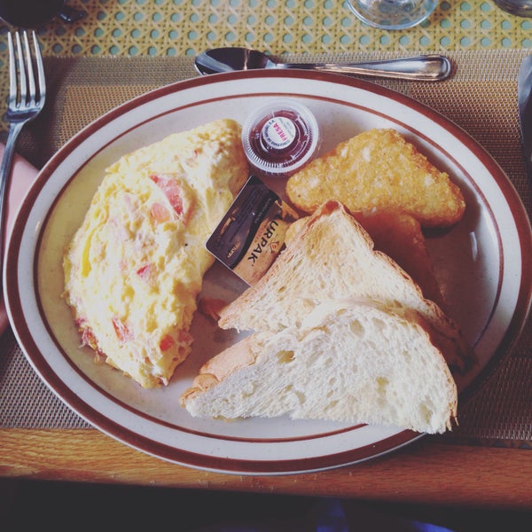 Aquí puedes pedir desayunos a la hora que quieras. El combo omelette es perfecto si quieres algo saladito en el desayuno.
