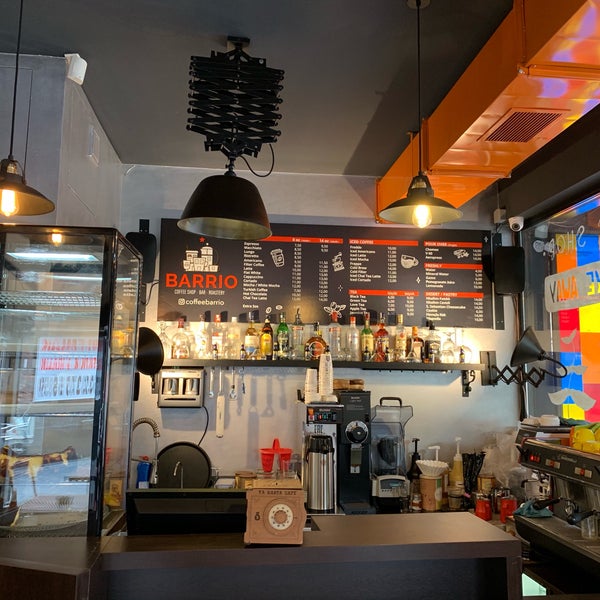 Photo taken at Roastico Coffee Shop &amp; Bar by Alihan Ç. on 6/19/2019