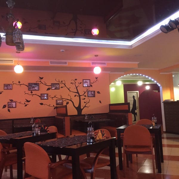 Кафе киров. Ресторан центральный тамбов. 89 кафе. Кафе и рестораны в люберцах. Эпоха люберцы кафе.