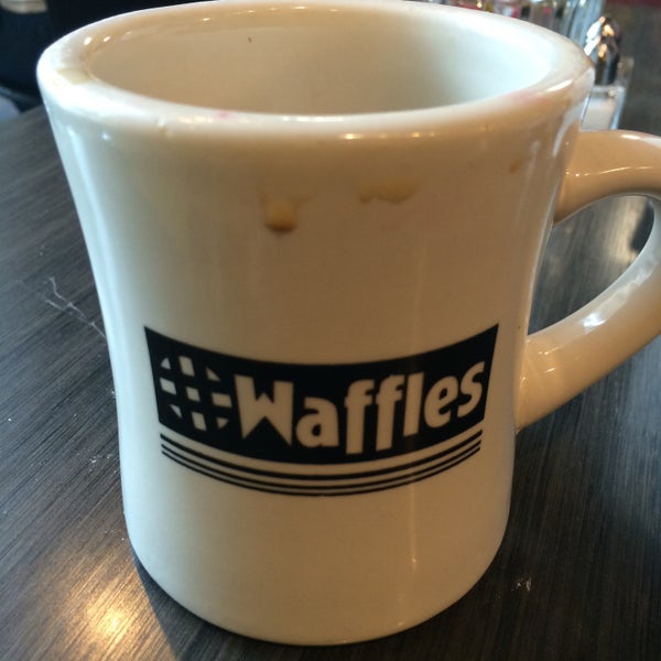 2/8/2015 tarihinde Sheila D.ziyaretçi tarafından Chicago Waffles'de çekilen fotoğraf