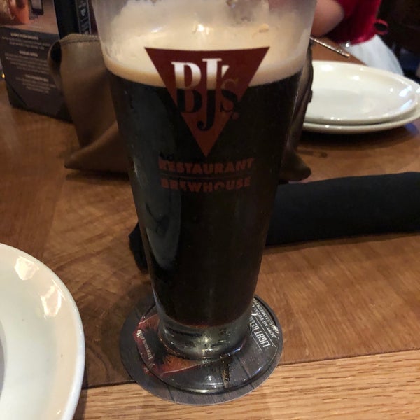 Photo taken at BJ&#39;s Restaurant &amp; Brewhouse by Stewart M. on 12/24/2019