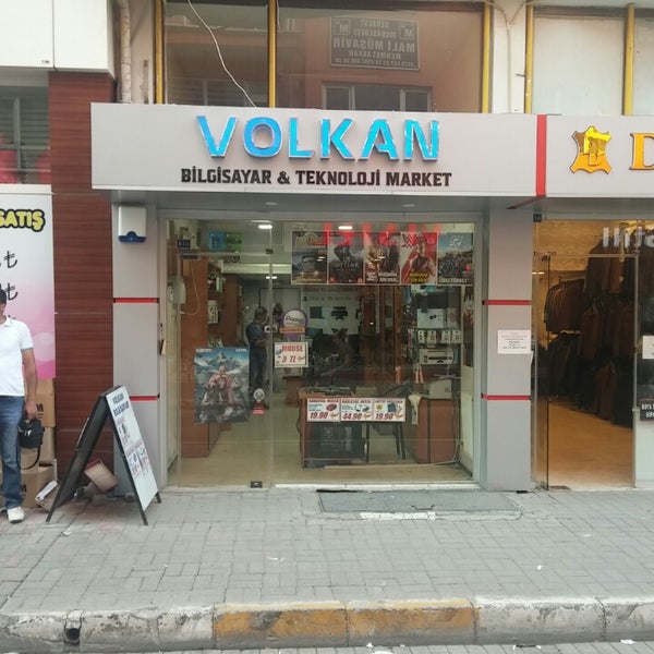 Foto diambil di Volkan Bilgisayar oleh Sedat Ü. pada 8/25/2015
