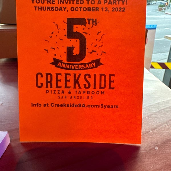 Photo taken at Creekside Pizza &amp; Taproom by Taija A. on 10/13/2022