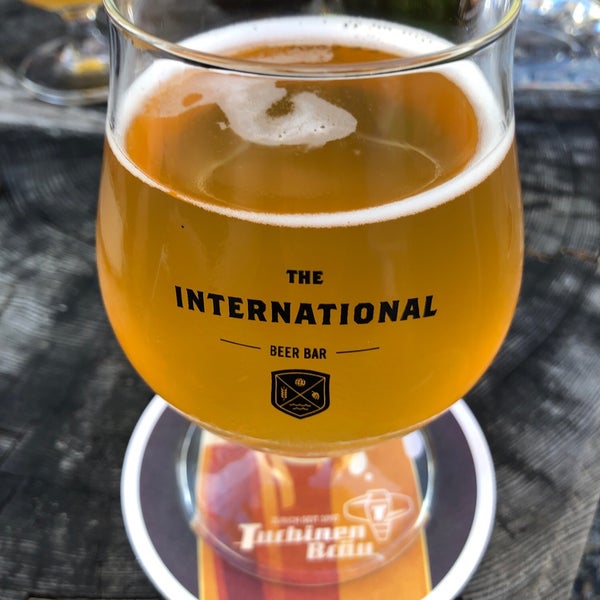 Das Foto wurde bei The International Beer Bar von sergey e. am 8/10/2019 aufgenommen