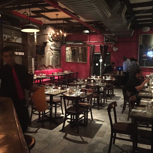 Foto tirada no(a) L&#39;ybane Restaurant por Mandar M. em 8/22/2015