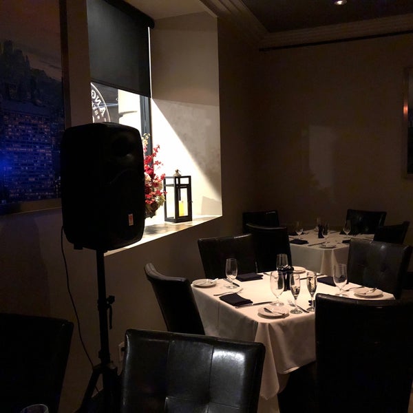 2/10/2018 tarihinde Mandar M.ziyaretçi tarafından Angus Club Steakhouse'de çekilen fotoğraf