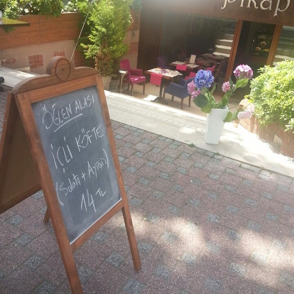 6/19/2014にErkut Y.がPikap Cake Cafe Atölyeで撮った写真