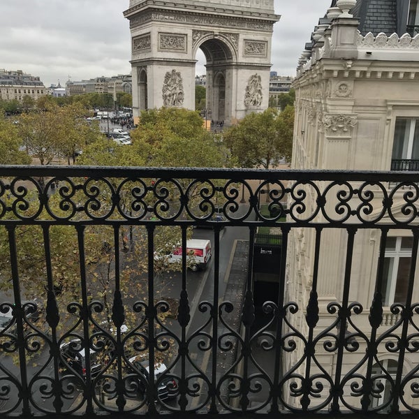 10/24/2017 tarihinde Ibrahim K.ziyaretçi tarafından Hôtel Splendid Étoile'de çekilen fotoğraf