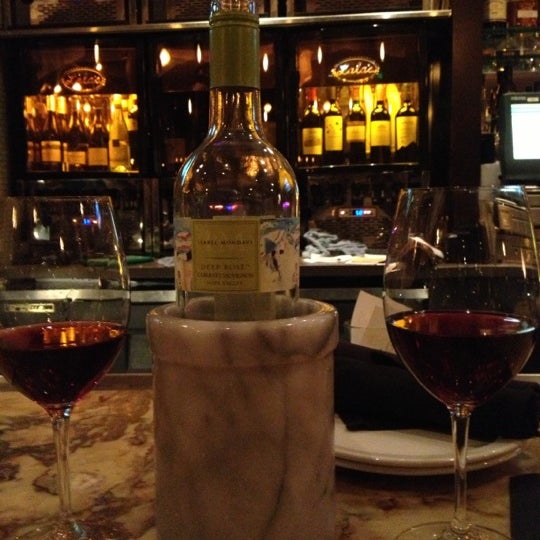 10/12/2012 tarihinde Mackenzie C.ziyaretçi tarafından Lala&#39;s Wine Bar &amp; Pizzeria'de çekilen fotoğraf