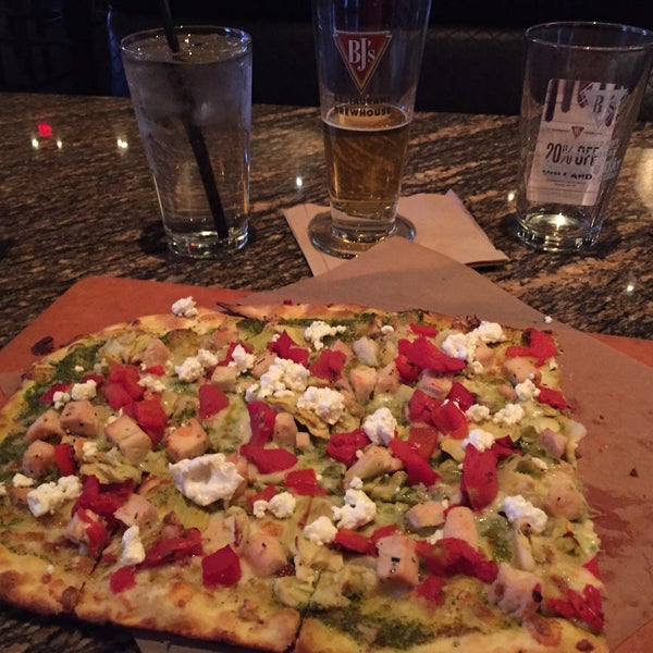 Photo taken at BJ&#39;s Restaurant &amp; Brewhouse by Timothy M. on 6/20/2016