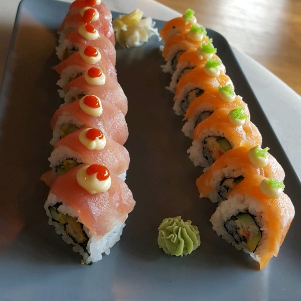 Снимок сделан в Sushi Life пользователем Megan Y. 5/14/2017