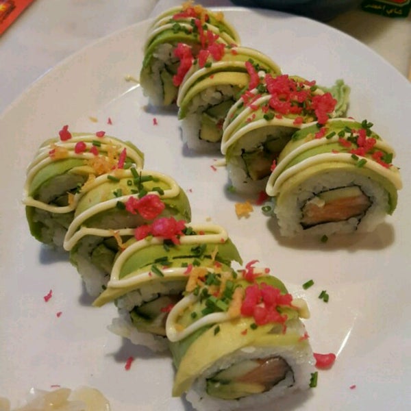 Снимок сделан в Sushi Life пользователем Megan Y. 4/13/2017