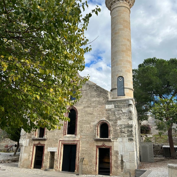 รูปภาพถ่ายที่ Bodrum Kalesi - Sualtı Arkeoloji Müzesi โดย Deniz Y. เมื่อ 11/25/2023