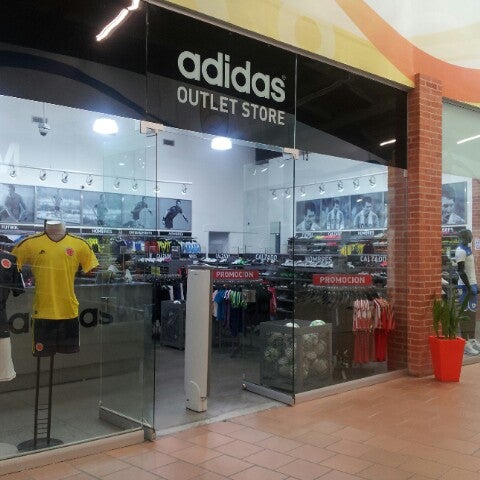 Criticar Disparidad Furioso Adidas Outlet Store - 3 tips from 76 visitors
