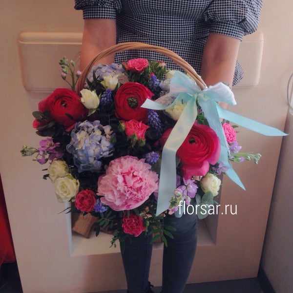 Снимок сделан в Цветы ️florsar.ru пользователем Виктория 4/3/2015