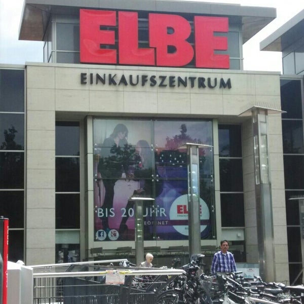 Das Foto wurde bei Elbe Einkaufszentrum (EEZ) von Mutiara P. am 7/2/2016 aufgenommen