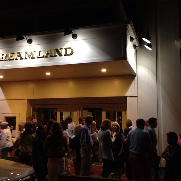 Foto tirada no(a) Nantucket Dreamland Theater por George Z. em 6/27/2013