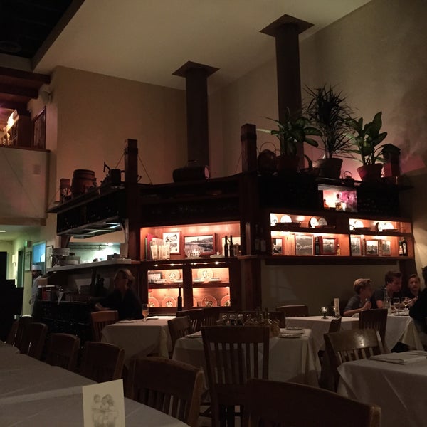 Снимок сделан в Divino Restaurant пользователем George Z. 7/19/2015