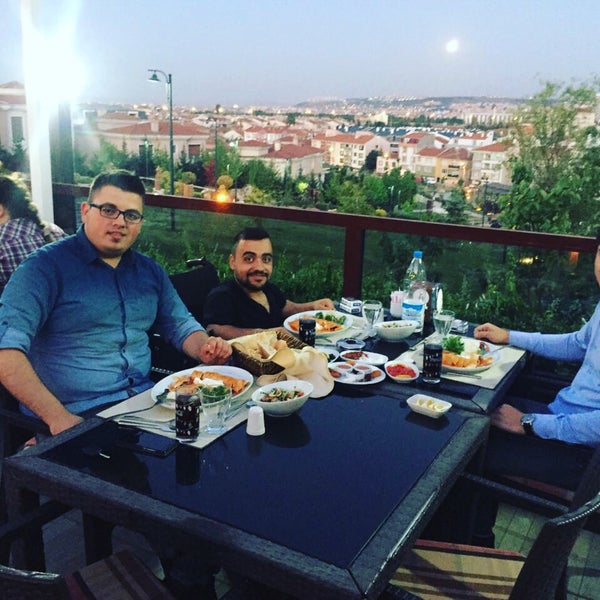 Foto tirada no(a) Gölpark Restoran por Burak em 6/20/2016