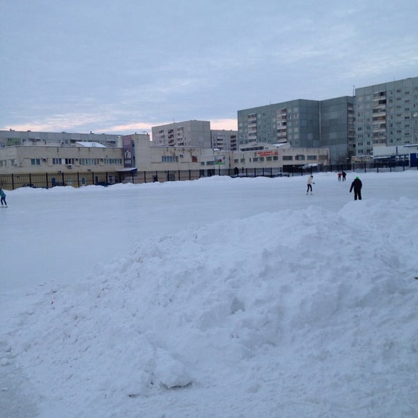 Стадион старт реутов. Каток старт. Стадион старт ульяновск каток 2022. Каток старт. Каток ульяновск открытый.