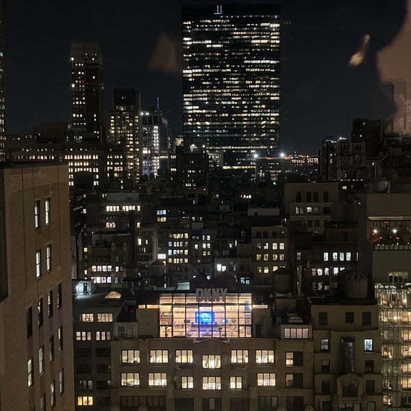 Снимок сделан в Hilton New York Times Square пользователем Valery J. 11/18/2022