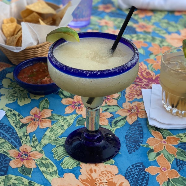 Seems to be a tourist trap, but they serve their “howling” margaritas strong and well-blended. Paired well with table chips and $8 guacamole. Unfortunately, outdoor patio faces a construction site.