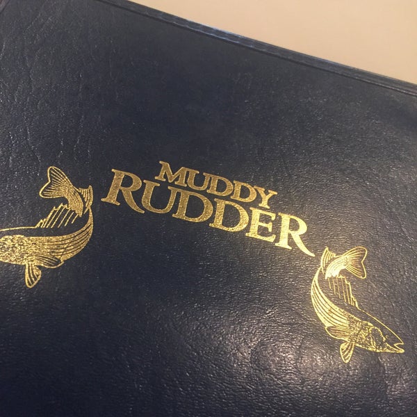 Foto tomada en Muddy Rudder Restaurant  por JL S. el 7/26/2015