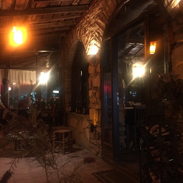 Photo taken at Tarihi Köy Restaurant by Ceyhun B. on 7/22/2018