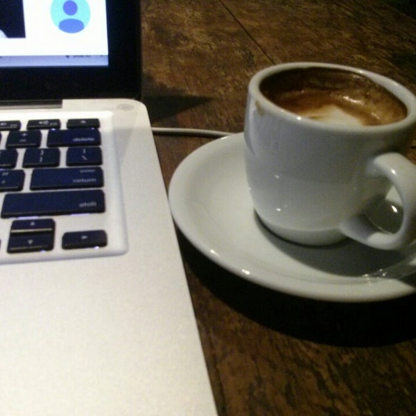 10/12/2013にKeeyon U.がMokah Coffee &amp; Teaで撮った写真