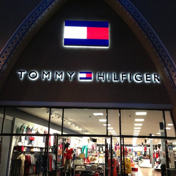 tommy hilfiger store in gateway