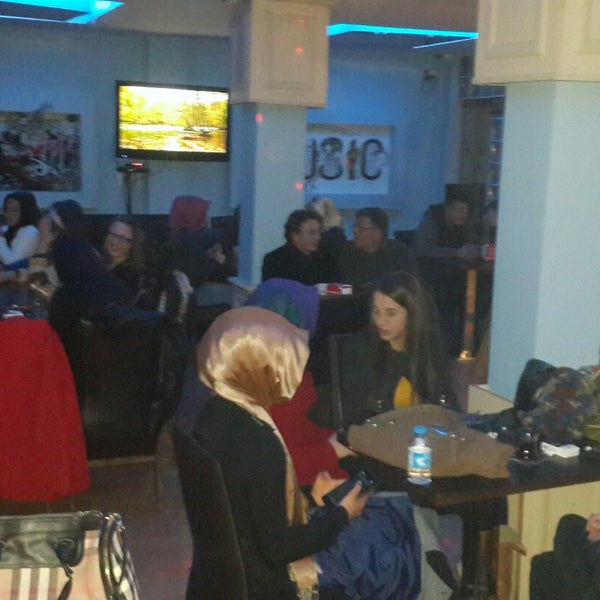 Foto scattata a Cadde Cafe da Kadircan Y. il 11/28/2014